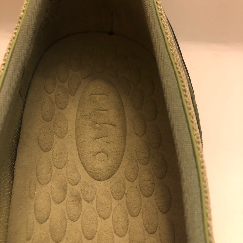 Pr!vo Shoes, Size 11, Excellent preowned condition - Picture 2 of 8